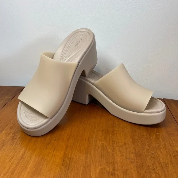 Women's Crocs Brooklyn Slide Open Toe Sandals Heel sz 9 Like New - Picture 2 of 9